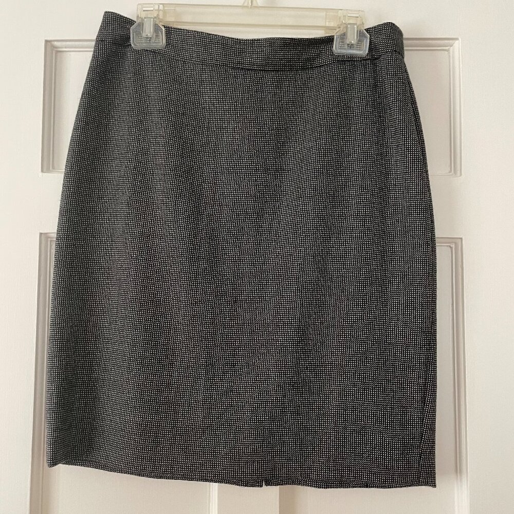 Brooks Brothers Black/White Tweed Skirt Size 10P EUC